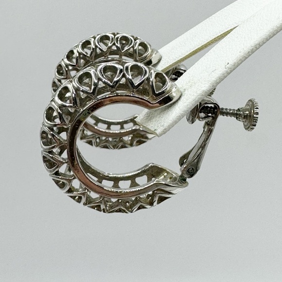 Vintage silver tone chunky hoop earrings with open cut outs  hinged clip on - Picture 8 of 11